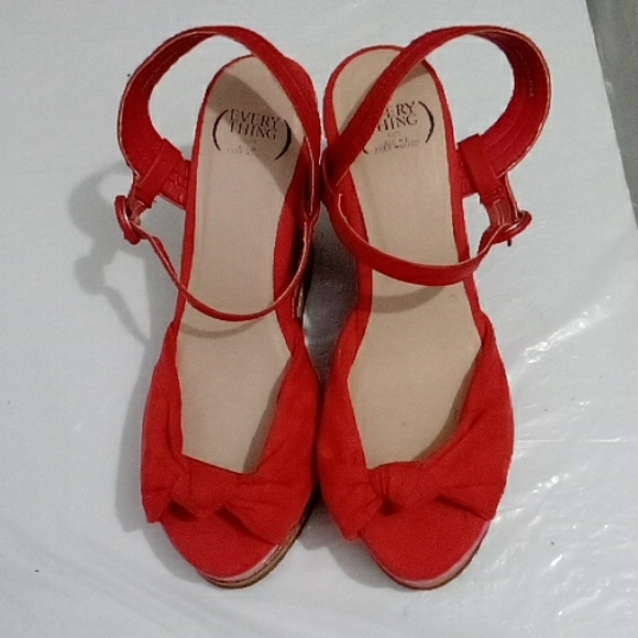 Red pink velvety toe platform wedge sandals - Picture 2 of 10
